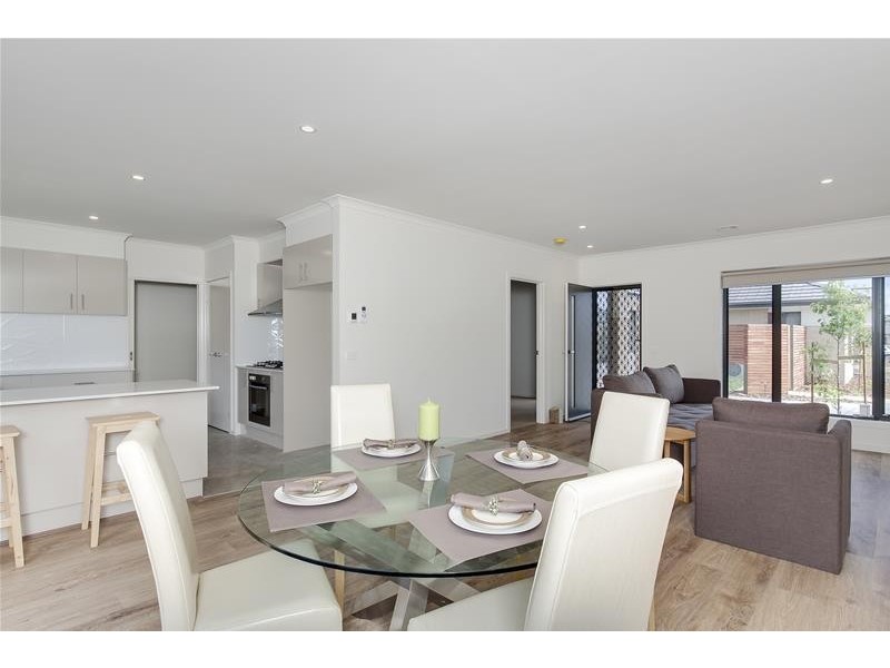 3/12 Lucerne Avenue, Mornington VIC 3931