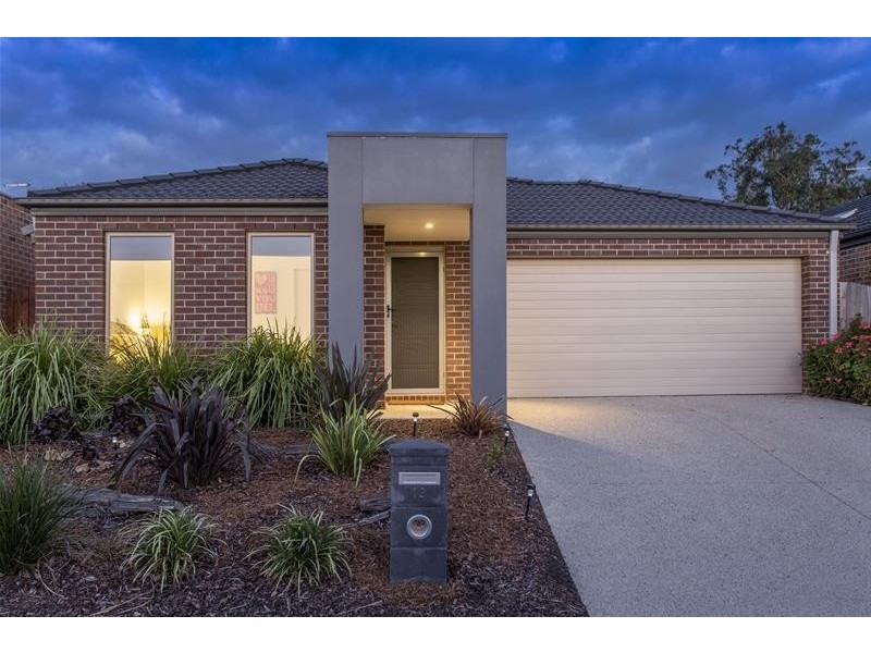 12 Marthas Walk, Mount Martha VIC 3934