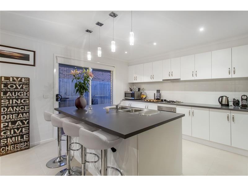 12 Marthas Walk, Mount Martha VIC 3934