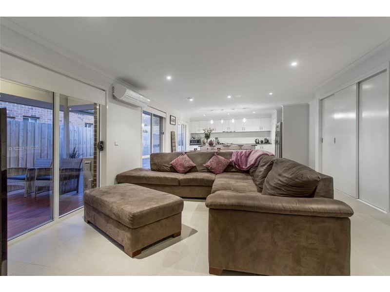 12 Marthas Walk, Mount Martha VIC 3934