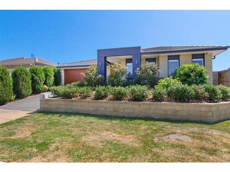 4 Windmill Parade, Mount Martha VIC 3934