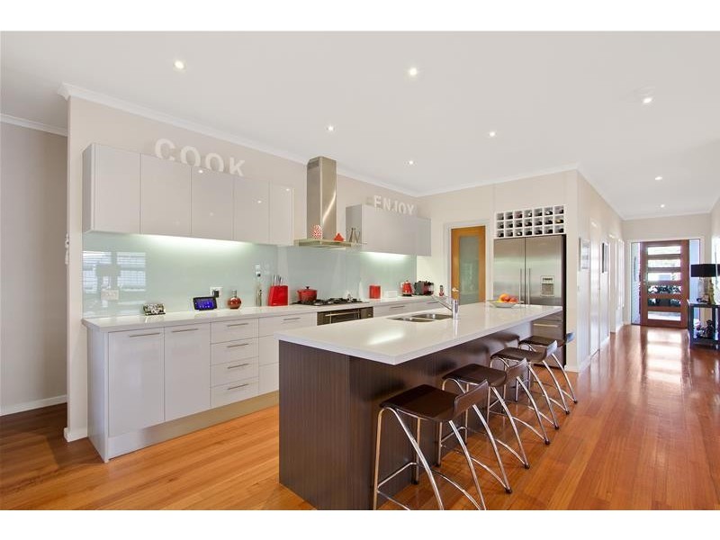 4 Windmill Parade, Mount Martha VIC 3934