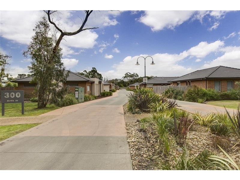 24/300 High Street, Hastings VIC 3915
