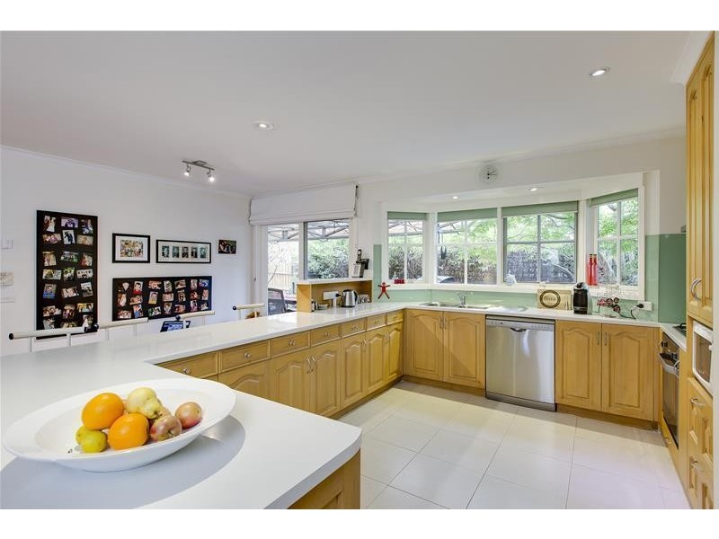 24 Weber Drive, Mornington VIC 3931