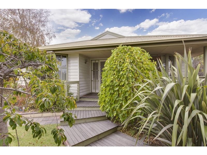 24 Weber Drive, Mornington VIC 3931