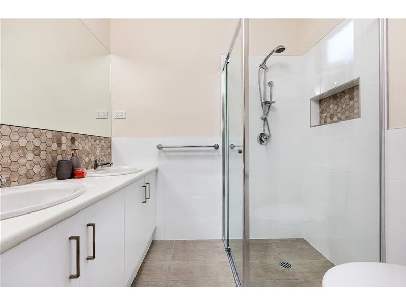 2/7 Harrap Road, Mount Martha VIC 3934