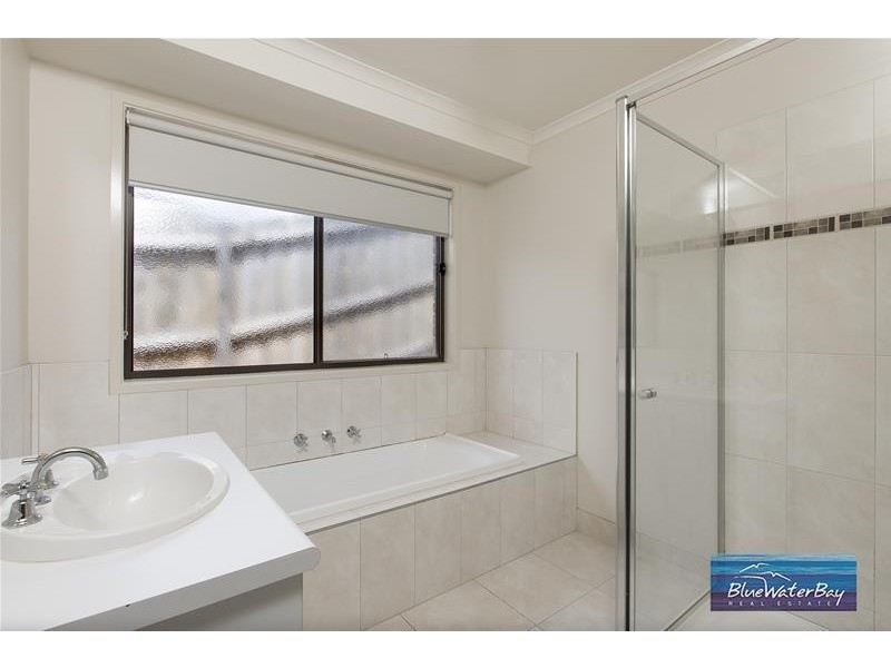 17 Elspeth Circuit, Mount Martha VIC 3934