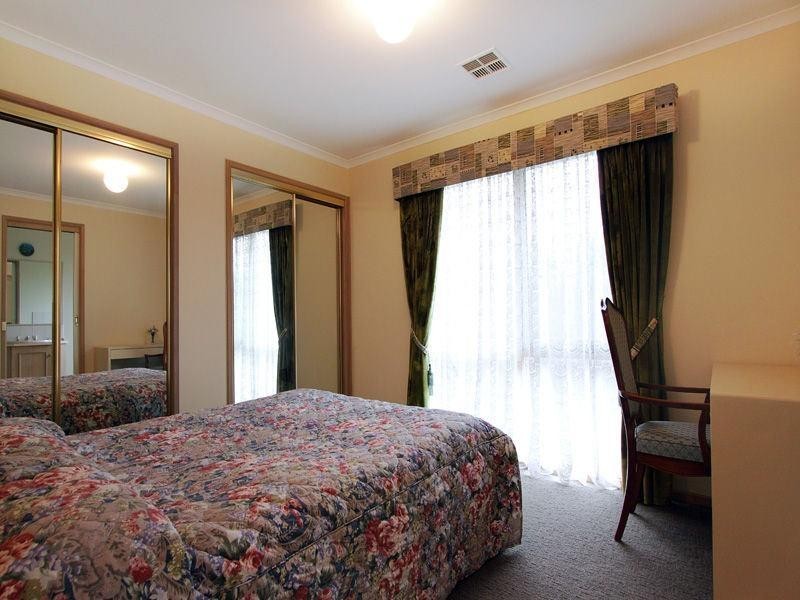 4 Hakea Drive, Mount Martha VIC 3934