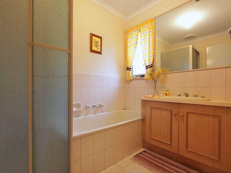 4 Hakea Drive, Mount Martha VIC 3934