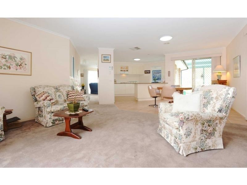 47 Parkside Crescent, Mornington VIC 3931