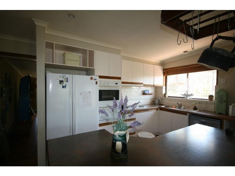 8 Troon Avenue, Mornington VIC 3931