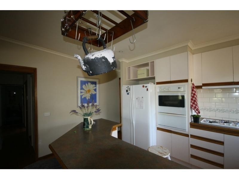 8 Troon Avenue, Mornington VIC 3931