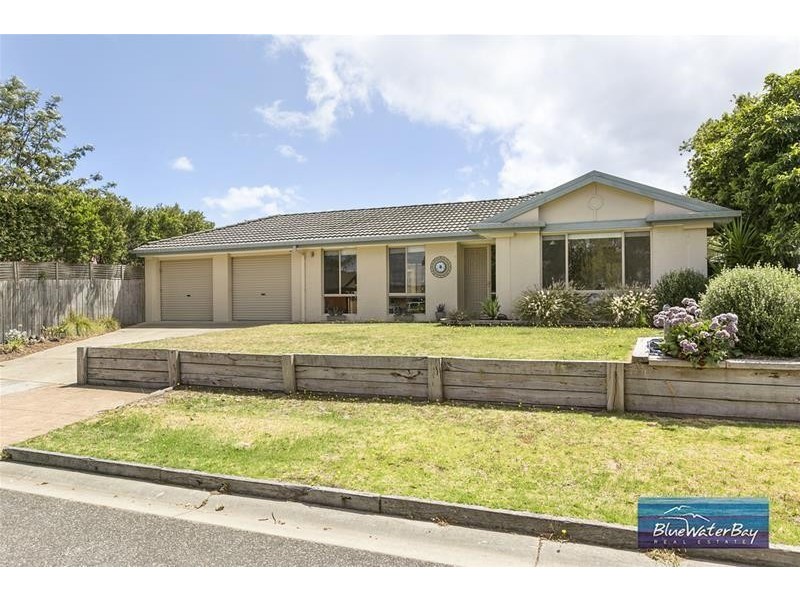 8 Beal Place, Mornington VIC 3931