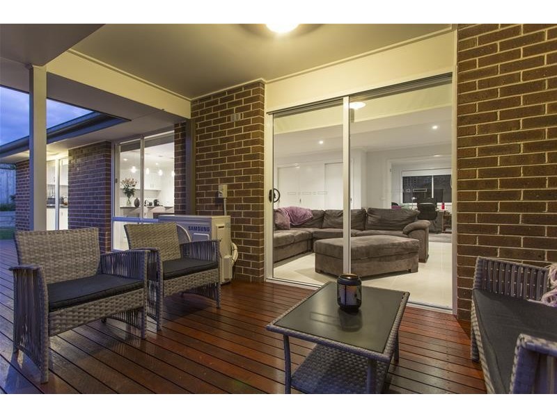 12 Marthas Walk, Mount Martha VIC 3934