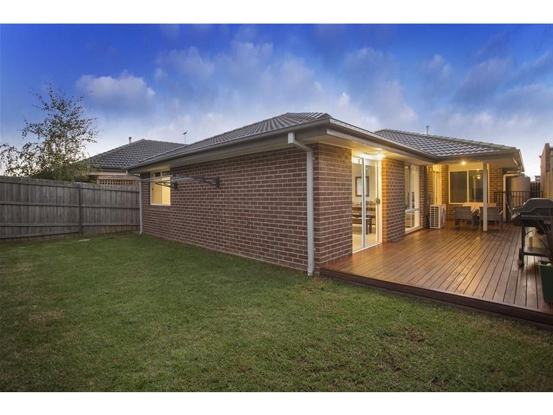 12 Marthas Walk, Mount Martha VIC 3934