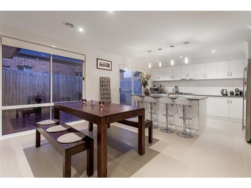 12 Marthas Walk, Mount Martha VIC 3934