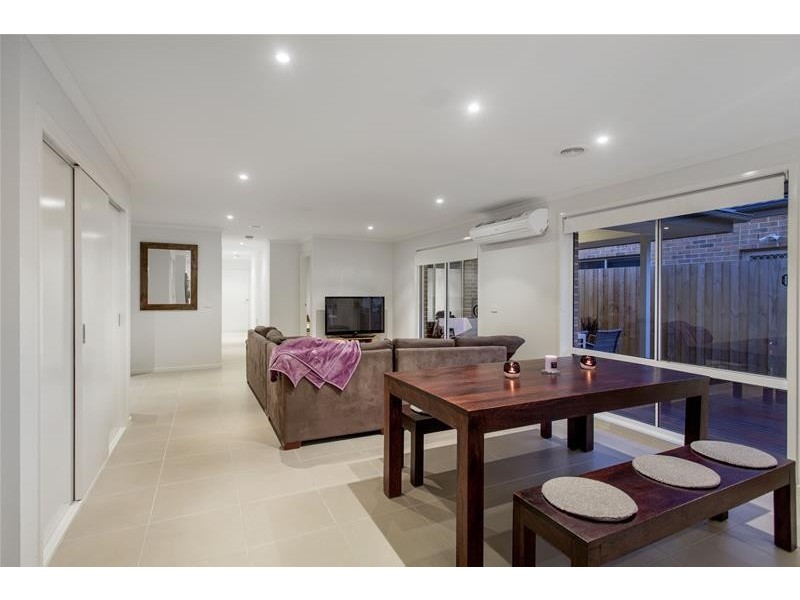 12 Marthas Walk, Mount Martha VIC 3934