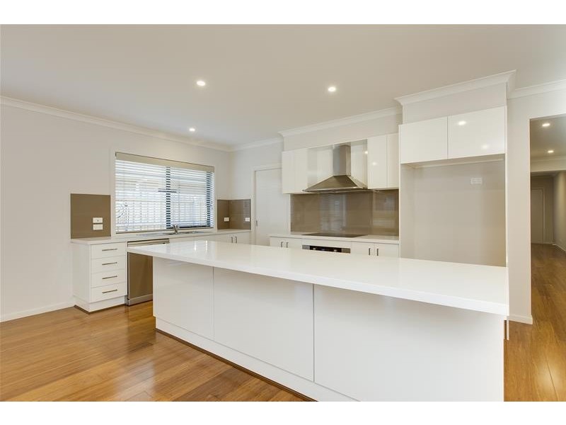 5 Blue Water Drive, Mount Martha VIC 3934