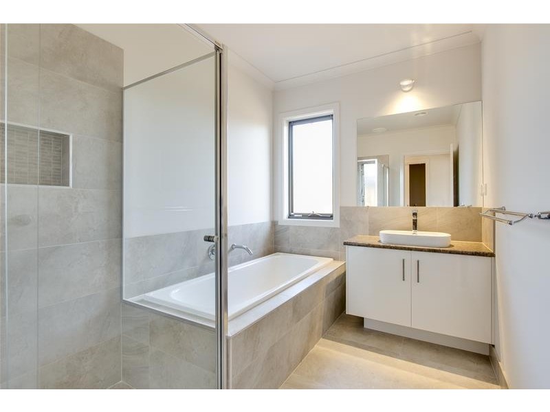 5 Blue Water Drive, Mount Martha VIC 3934