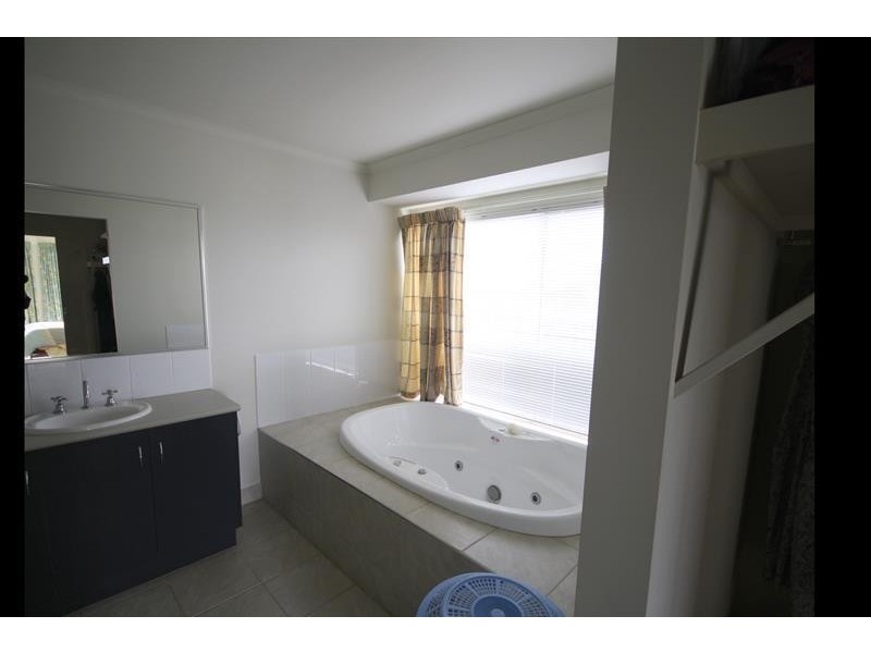 27 Frances Drive, Mount Martha VIC 3934