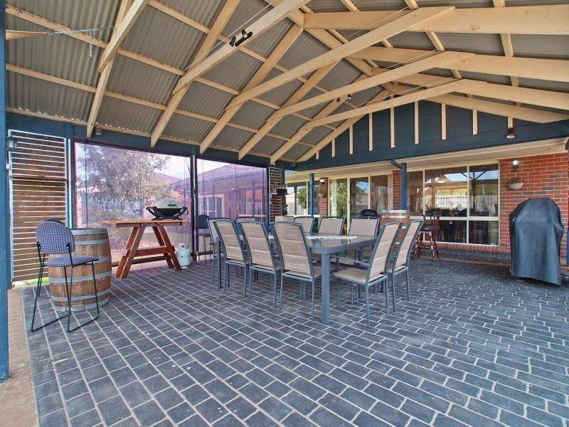 2 Pinot Place, Mount Martha VIC 3934