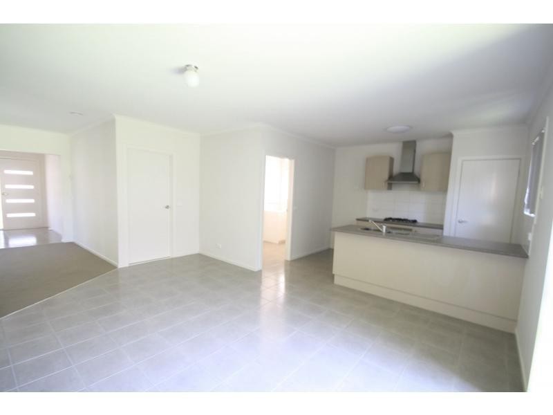 1 Flora Road, Mount Martha VIC 3934