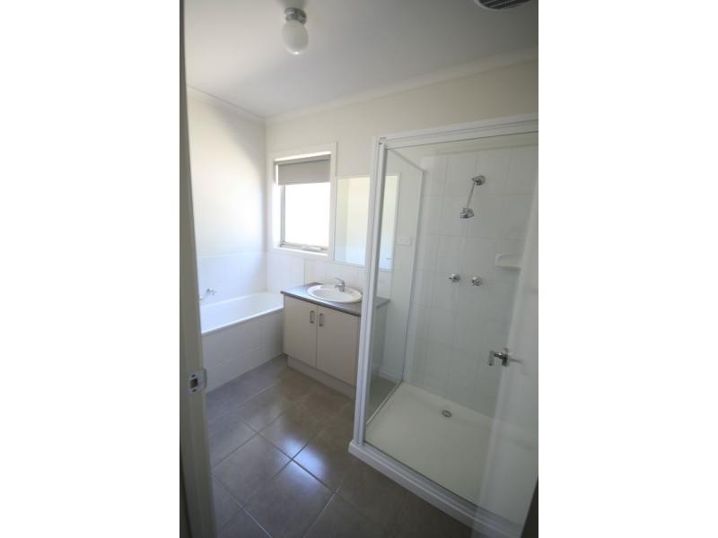 1 Flora Road, Mount Martha VIC 3934