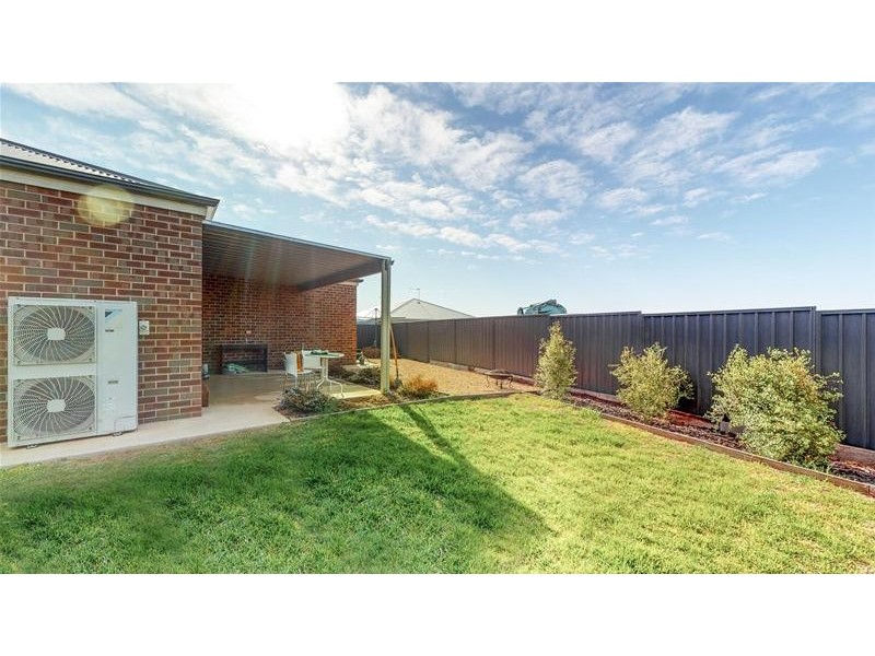 2 Ella-Mae Court, Red Cliffs VIC 3496