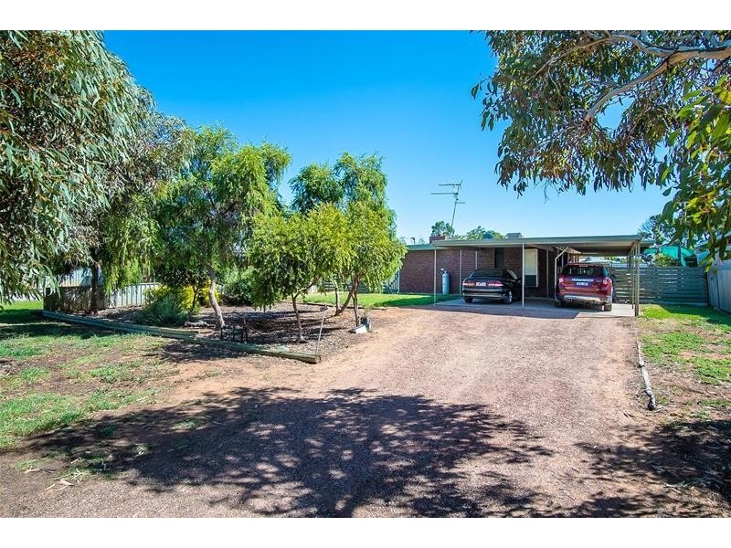 37 Nixon Street, Euston NSW 2737