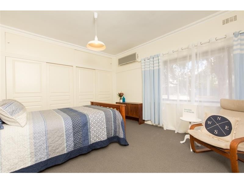 2 Oak Avenue, Mildura VIC 3500