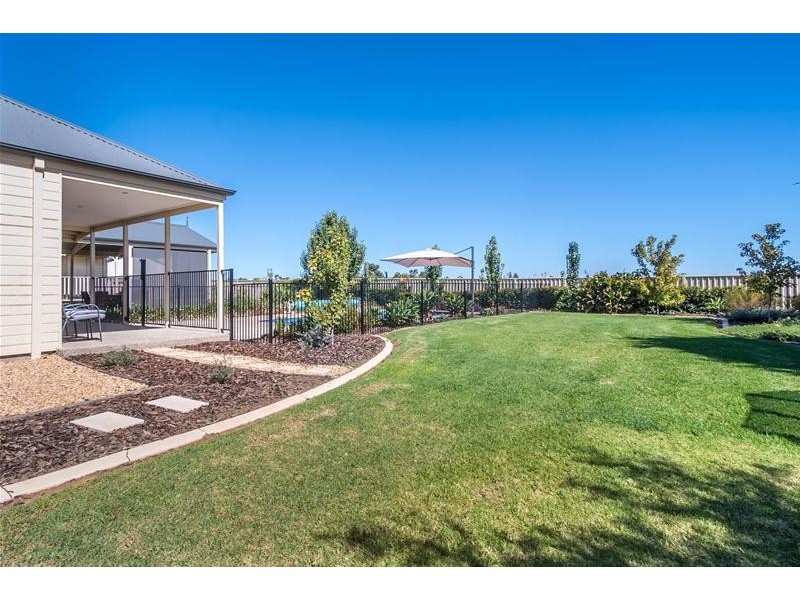 5 Angel Grove, Irymple VIC 3498