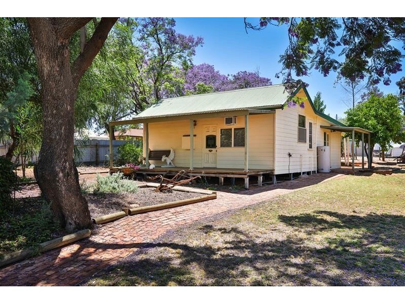 14 Chapman Street, Buronga NSW 2739