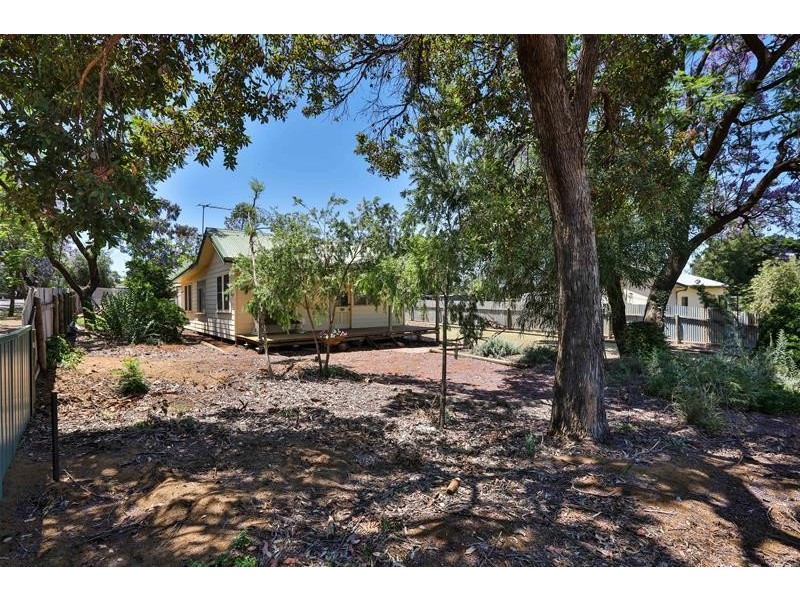 14 Chapman Street, Buronga NSW 2739