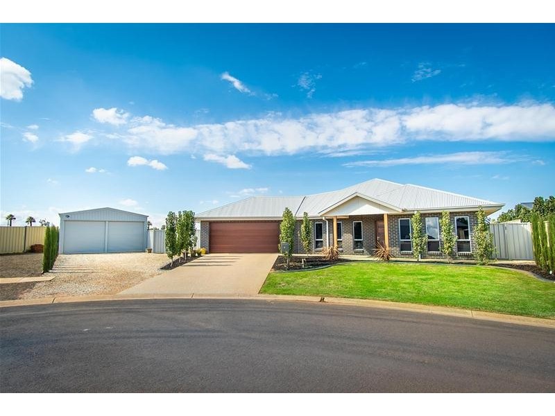 4 Kent Court, Irymple VIC 3498