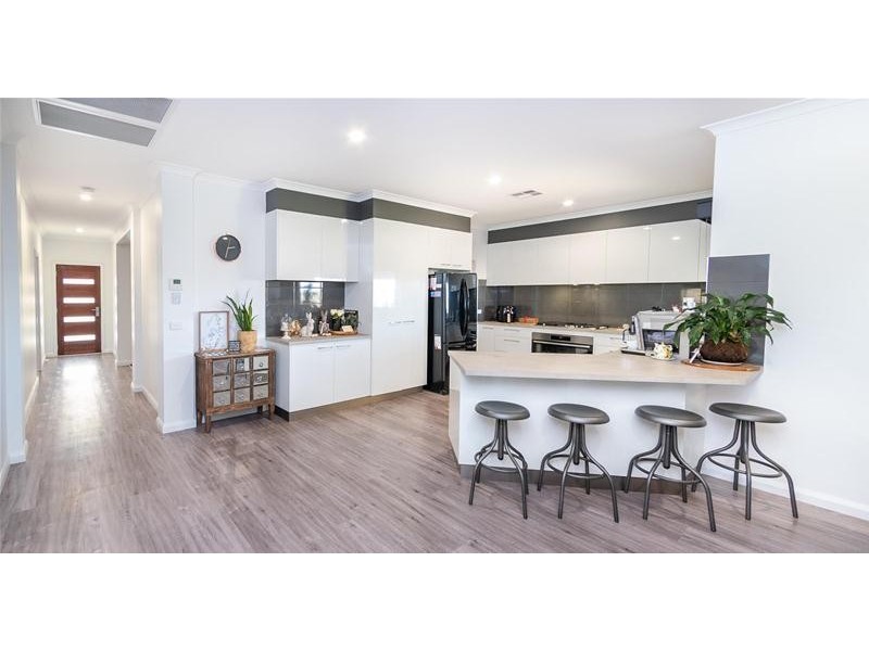 4 Kent Court, Irymple VIC 3498