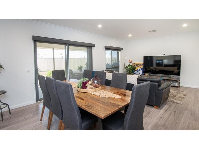 4 Kent Court, Irymple VIC 3498