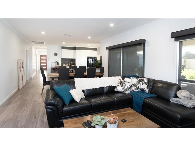 4 Kent Court, Irymple VIC 3498