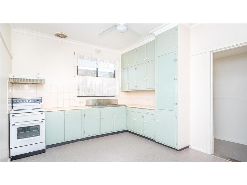 18 Adelaide Street, Gol Gol NSW 2738