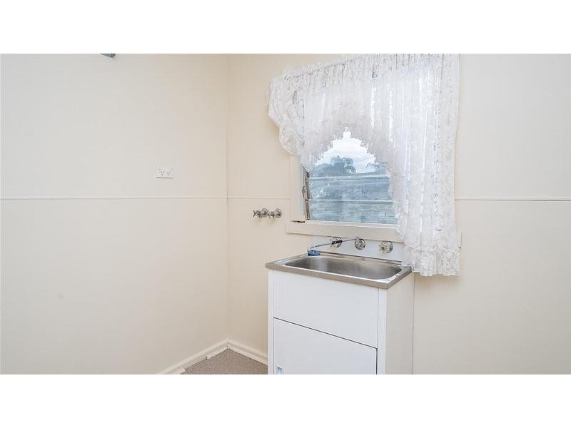 18 Adelaide Street, Gol Gol NSW 2738