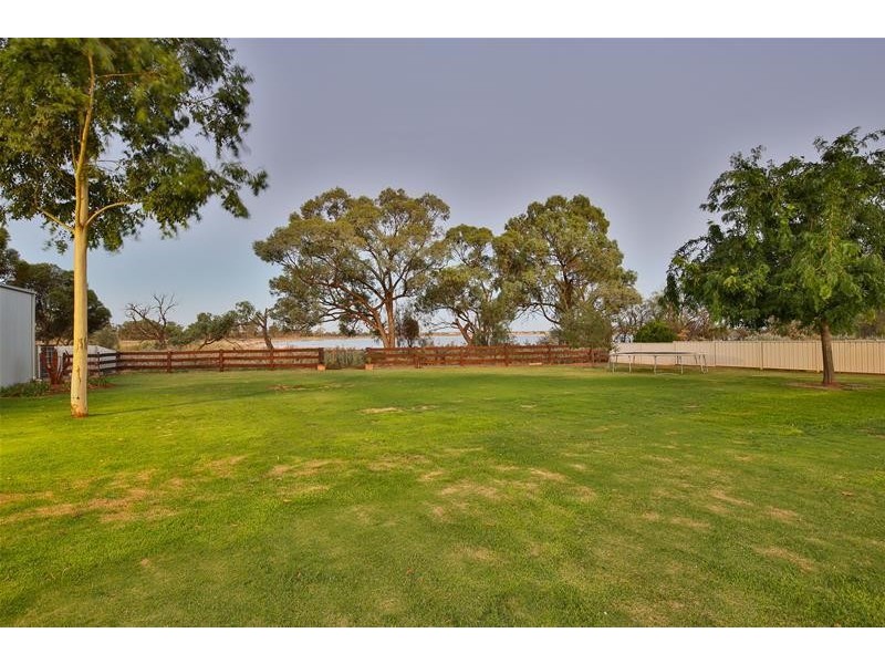 1 St Andrews Drive, Cabarita VIC 3505