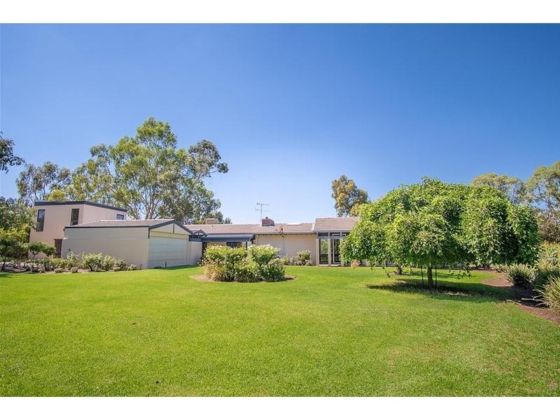 119 Sturt Highway, Gol Gol NSW 2738