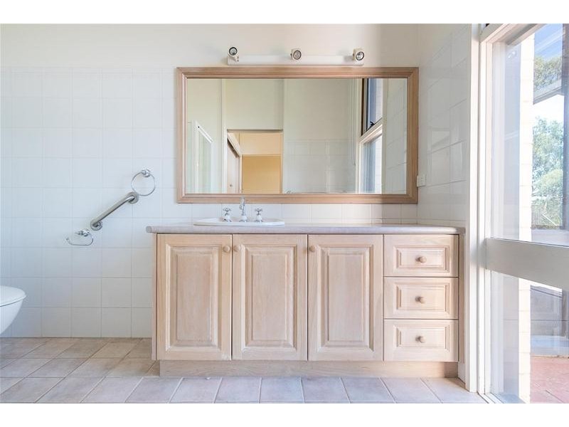 119 Sturt Highway, Gol Gol NSW 2738