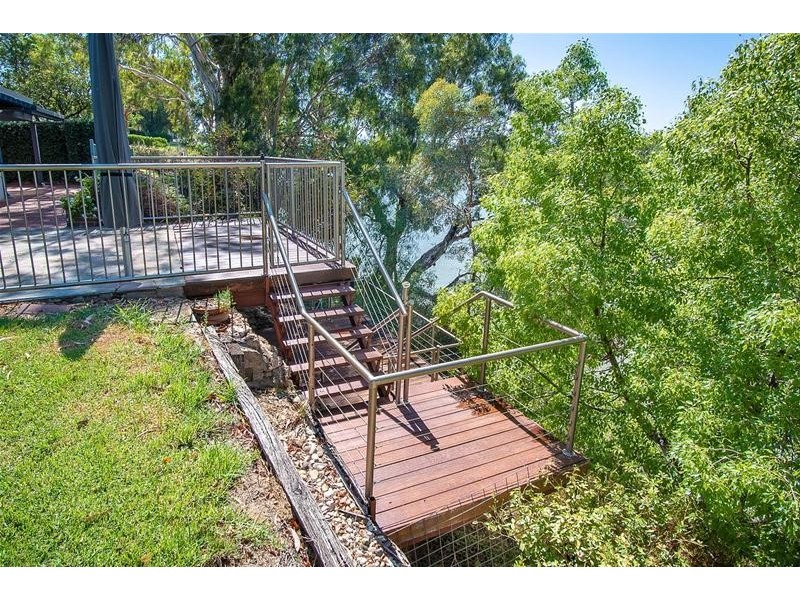 119 Sturt Highway, Gol Gol NSW 2738