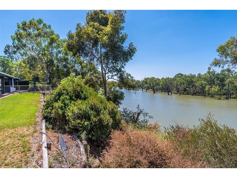 119 Sturt Highway, Gol Gol NSW 2738