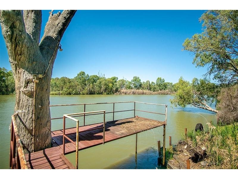 119 Sturt Highway, Gol Gol NSW 2738