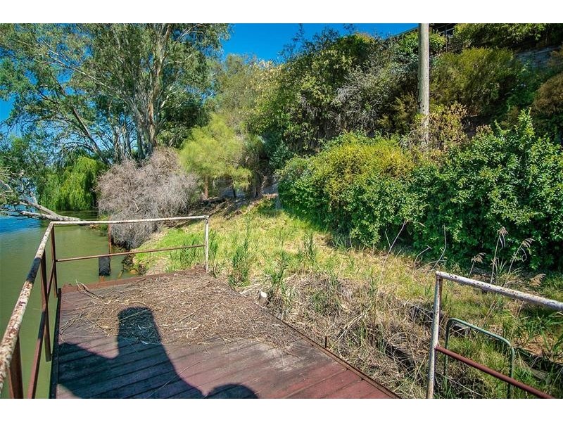 119 Sturt Highway, Gol Gol NSW 2738