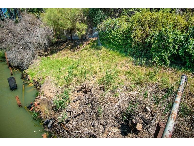 119 Sturt Highway, Gol Gol NSW 2738