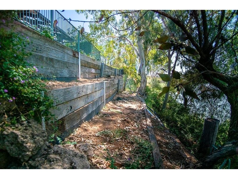 119 Sturt Highway, Gol Gol NSW 2738