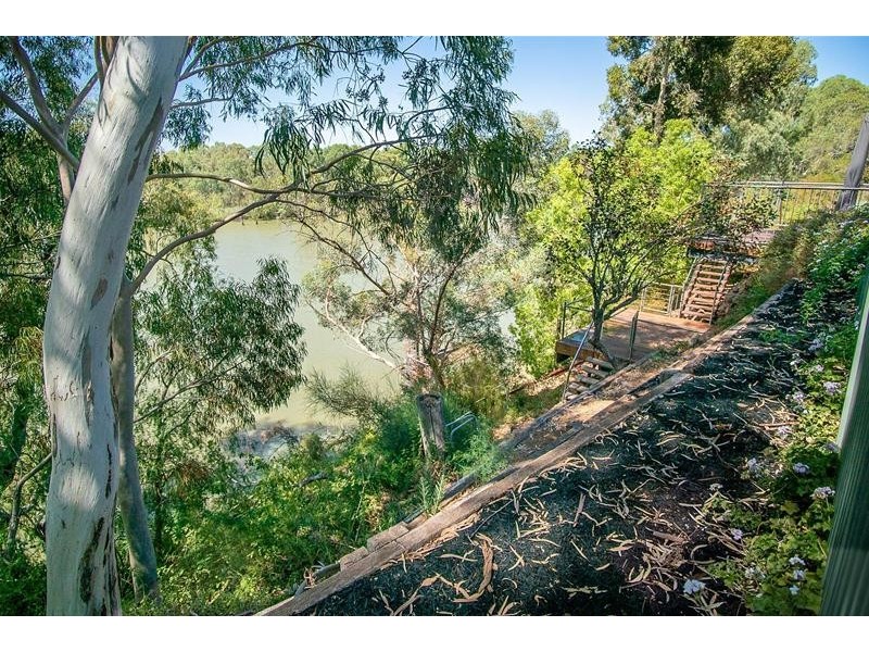 119 Sturt Highway, Gol Gol NSW 2738