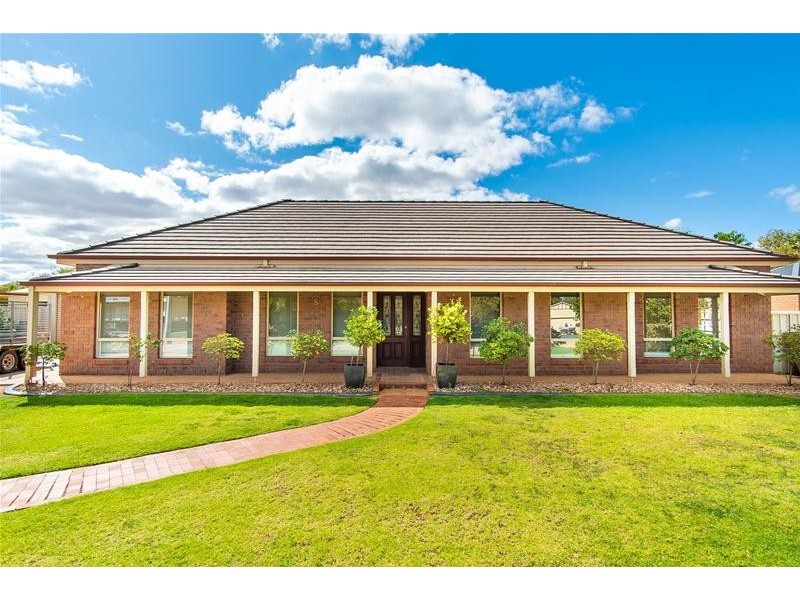 8 Wood Street, Gol Gol NSW 2738
